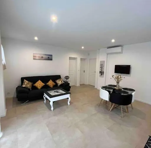 Apartment 2 Sur Propriete Prive De 3500m2 *